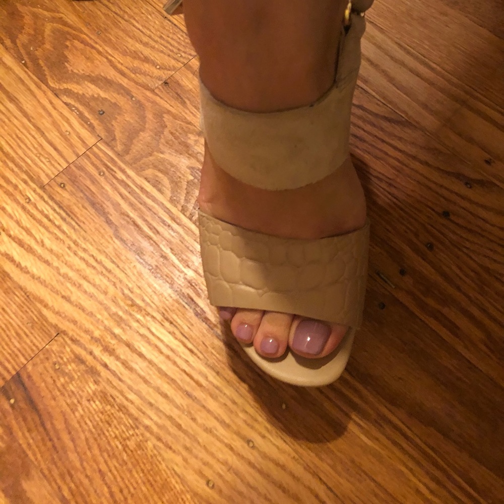 Used Marciano Sandals 👡